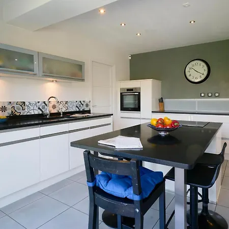 La Familiale - Les Demeures D 'adrien Willa *